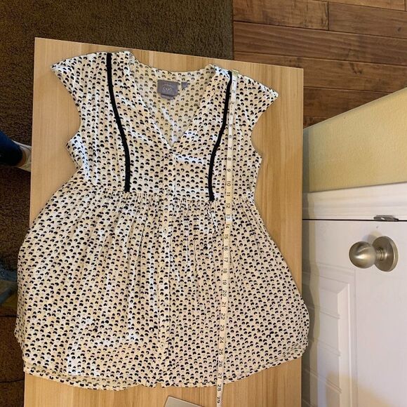 VanessaVirginia Women's Black & White Heart Button Down Cap Sleeve Top Size XS - Picture 3 of 9